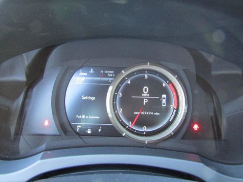 Used 2016 Lexus IS 200t 4dr Sdn image 15