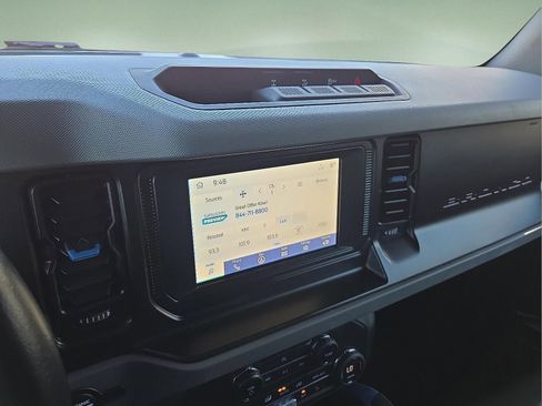 Used 2021 Ford Bronco Black Diamond image 16