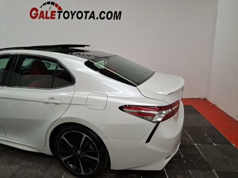 Used 2018 Toyota Camry XSE image 7