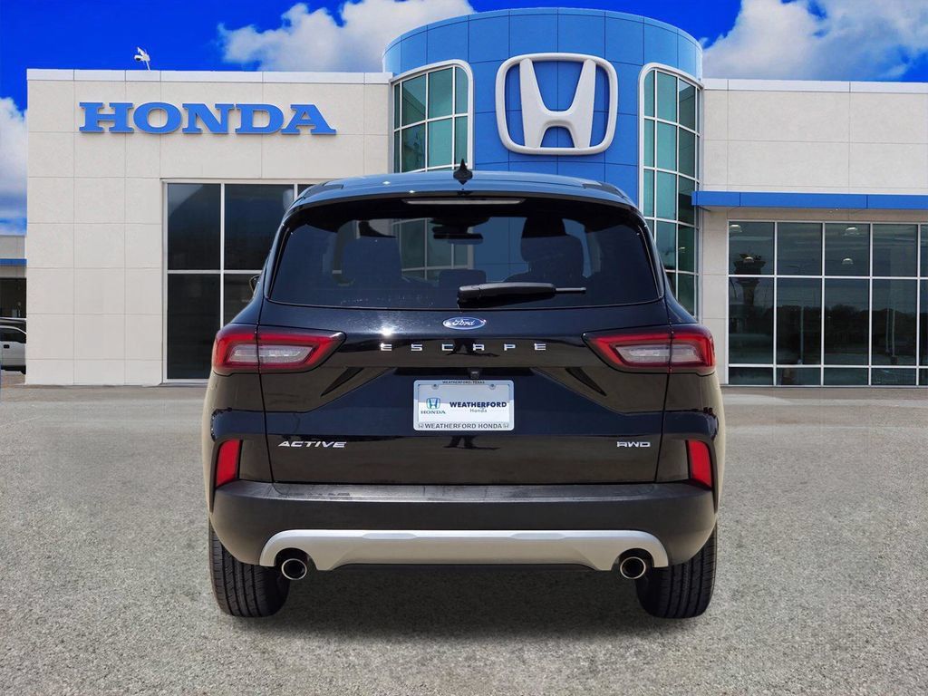 Used 2024 Ford Escape Active AWD/4WD image 4