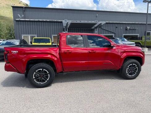 Used 2024 Toyota Tacoma TRD Sport w/ TRD Sport Premium Package AWD/4WD image 10