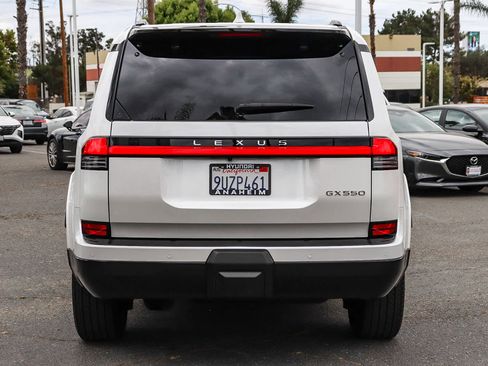 Used 2025 Lexus GX 550 AWD/4WD image 8