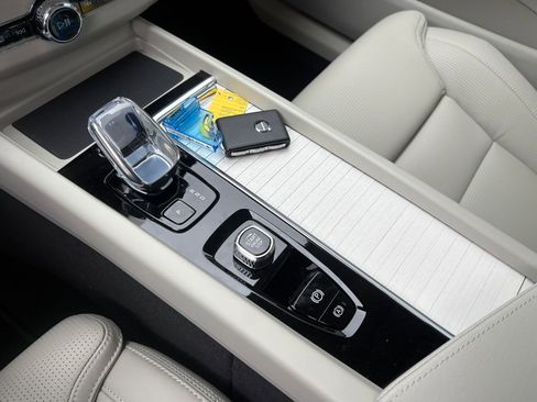 New 2026 Volvo XC60 B5 Ultra AWD/4WD image 14