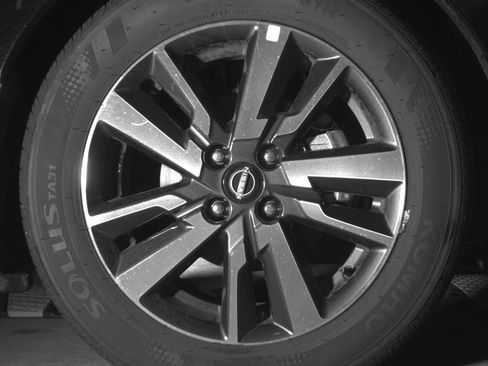 Used 2025 Nissan Versa SV FWD image 10
