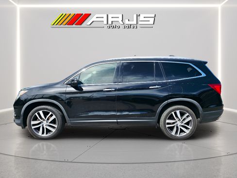 Used 2017 Honda Pilot Elite image 2