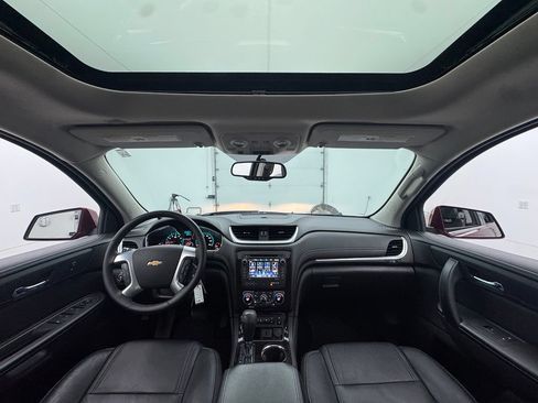 Used 2015 Chevrolet Traverse LT FWD image 3