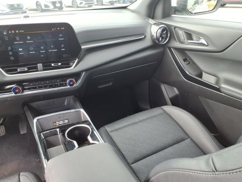 Used 2025 Chevrolet Equinox LT w/ Convenience Package II FWD image 14
