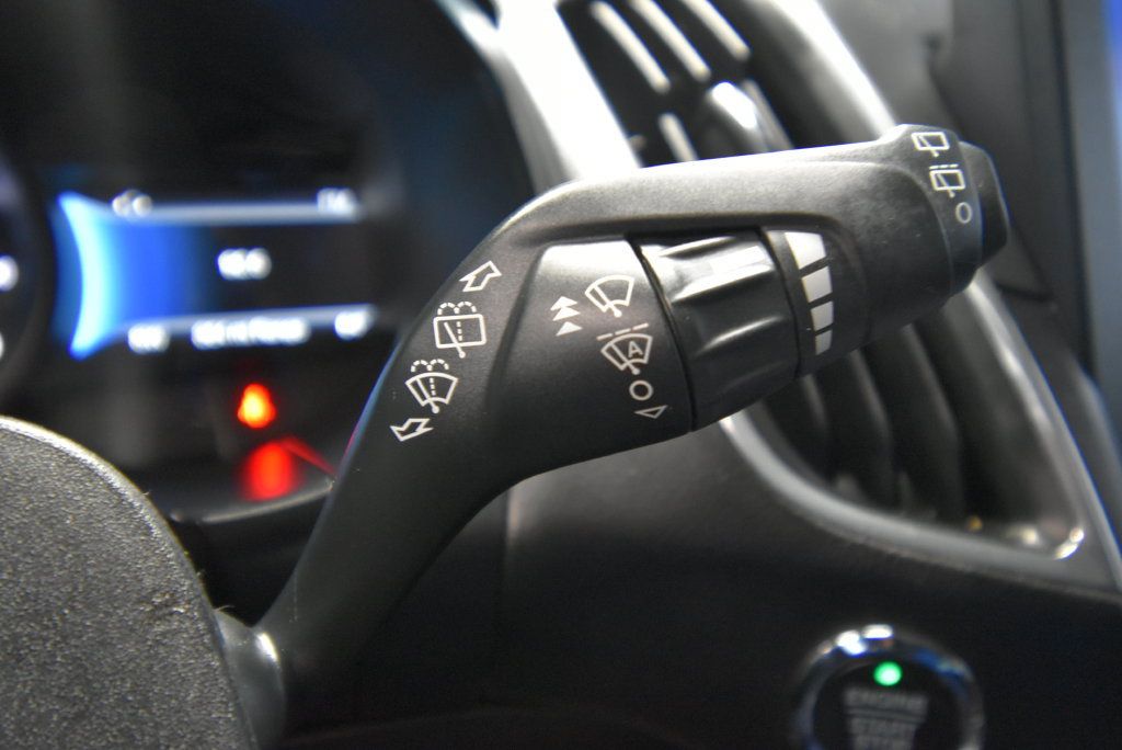 Used 2022 Ford Edge Titanium w/ Equipment Group 301A AWD/4WD image 16