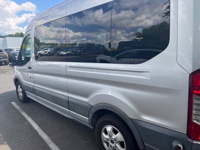 Used 2017 Ford Transit 350 XLT RWD image 4