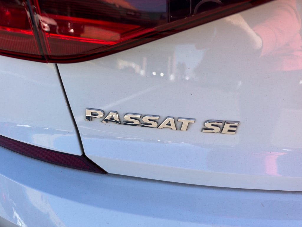 Used 2018 Volkswagen Passat 2.0T SE FWD image 7