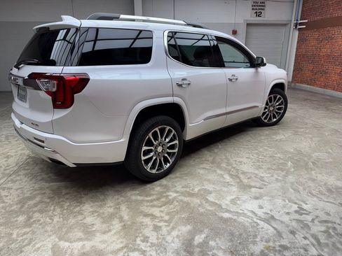 Used 2023 GMC Acadia Denali w/ Denali Technology Package image 5