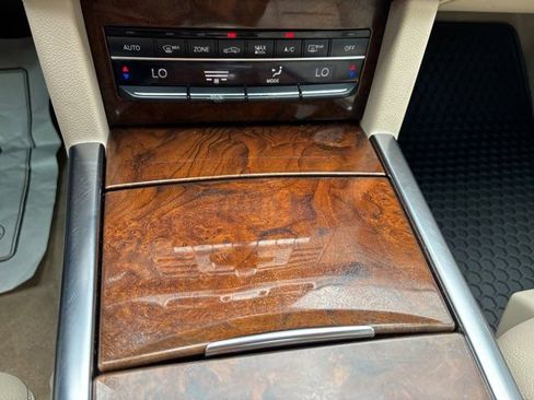 Used 2014 Mercedes-Benz E 350 Sedan image 34
