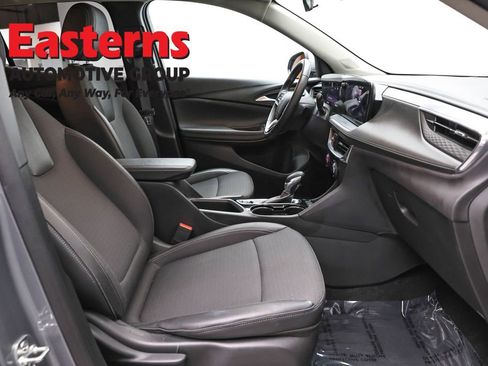 Used 2025 Buick Encore GX Preferred AWD/4WD image 23