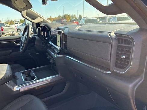 Used 2025 Chevrolet Silverado 2500 LTZ w/ LTZ Premium Package image 23