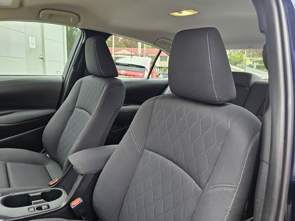 Certified 2025 Toyota Corolla LE FWD image 20