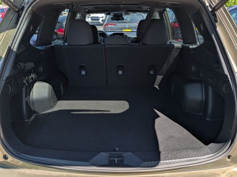Certified 2025 Subaru Forester Premium AWD/4WD image 18