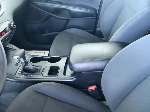 Used 2019 Kia Sorento FWD V6 image 17