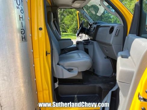 Used 2019 Ford E-350 and Econoline 350 Super Duty RWD image 12