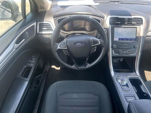 Used 2020 Ford Fusion SE FWD image 9
