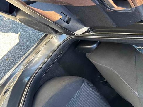 Used 2013 MAZDA MAZDA3 i Touring FWD image 24