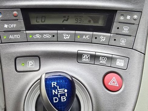 Used 2012 Toyota Prius Three FWD image 25
