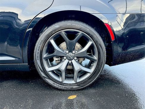 Used 2023 Chrysler 300 Touring w/ Sport Appearance Package image 27