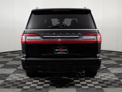 Used 2019 Lincoln Navigator Reserve image 5
