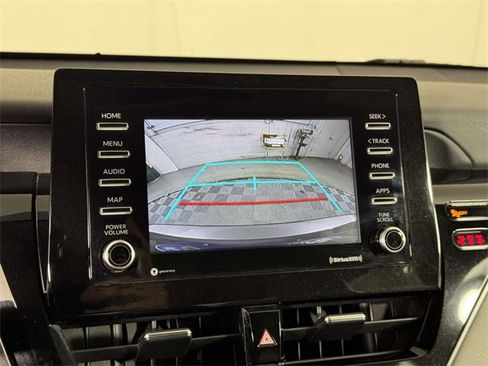 Used 2022 Toyota Camry SE image 26
