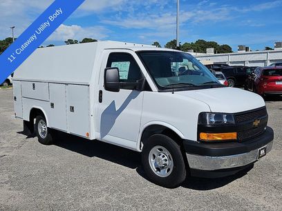 New 2025 Chevrolet Express 3500 w/ Power Convenience Package