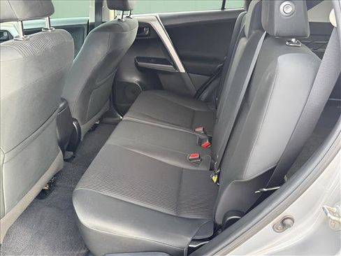 Used 2016 Toyota RAV4 LE image 11