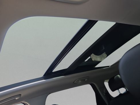 Used 2023 Kia Sorento S w/ Panoramic Sunroof Package FWD image 21