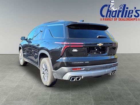 Used 2025 Chevrolet Traverse LT image 5