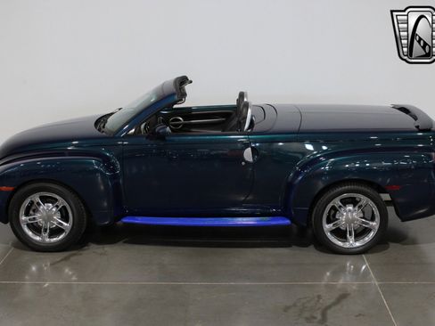 Used 2005 Chevrolet SSR w/ Preferred Equipment Group image 20