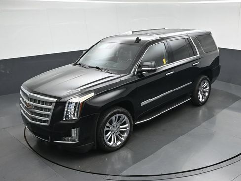 Used 2020 Cadillac Escalade Luxury w/ LPO, Radiant Package AWD/4WD image 72
