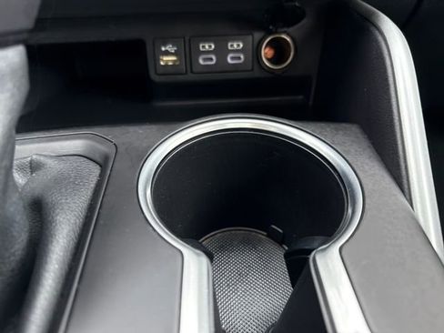 Used 2023 Toyota Highlander L image 35