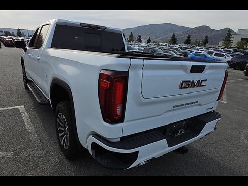 Used 2022 GMC Sierra 1500 AT4 w/ Technology Package AWD/4WD image 4