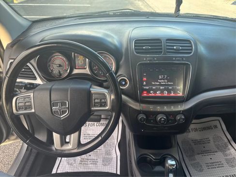 Used 2019 Dodge Journey Crossroad FWD image 18
