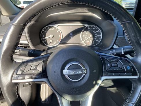 Used 2023 Nissan Altima 2.5 SV w/ SV Premium Package AWD/4WD image 13