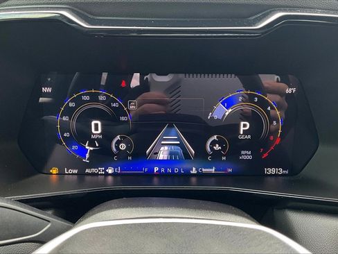 Used 2024 Chevrolet Colorado LT w/ LT Convenience Package II image 21