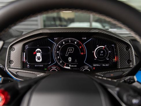 Used 2024 Lamborghini Revuelto image 32