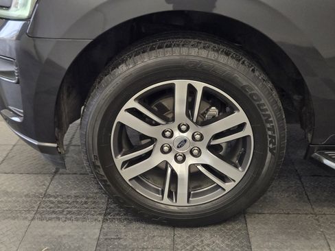 Certified 2022 Ford Expedition XLT image 10