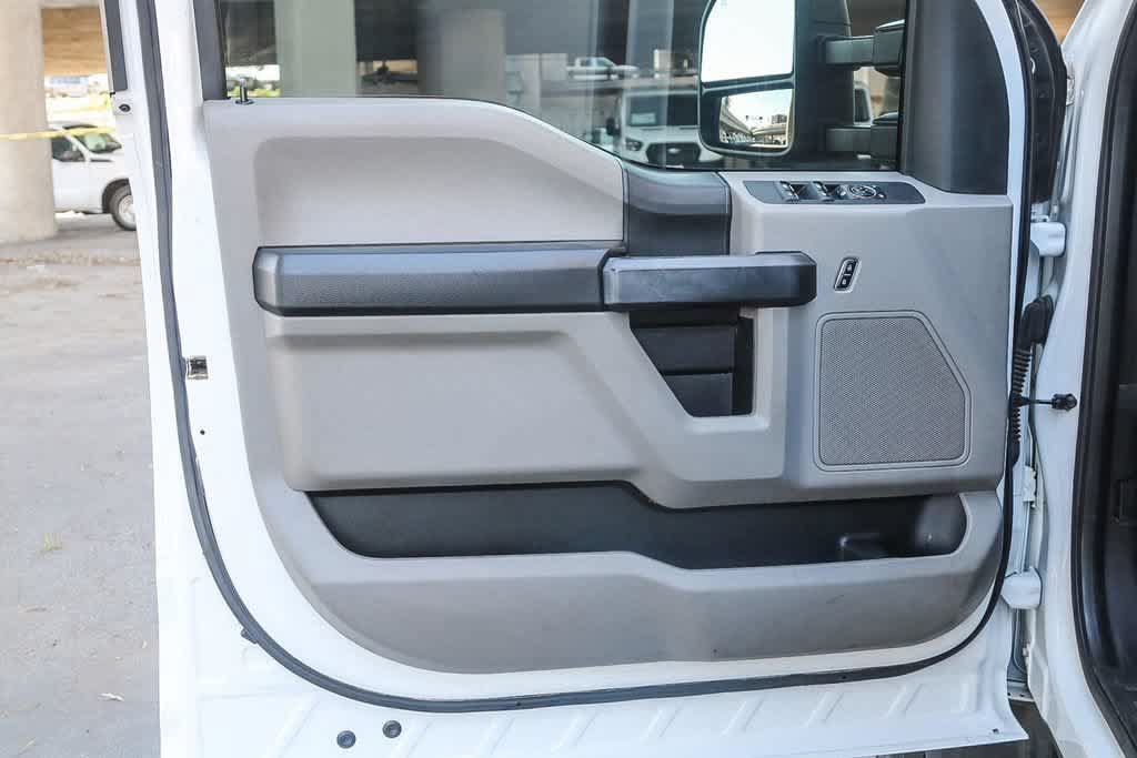 Used 2017 Ford F550 2WD Crew Cab Super Duty image 22
