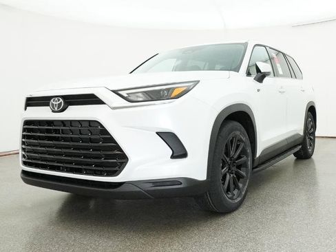 New 2026 Toyota Grand Highlander XLE FWD image 19