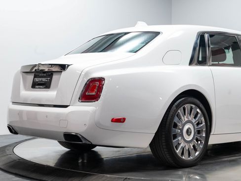 Used 2019 Rolls-Royce Phantom Sedan RWD image 42