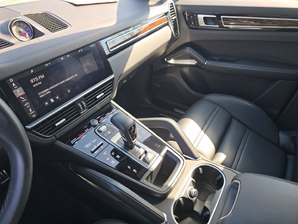 Used 2020 Porsche Cayenne Turbo AWD/4WD image 29