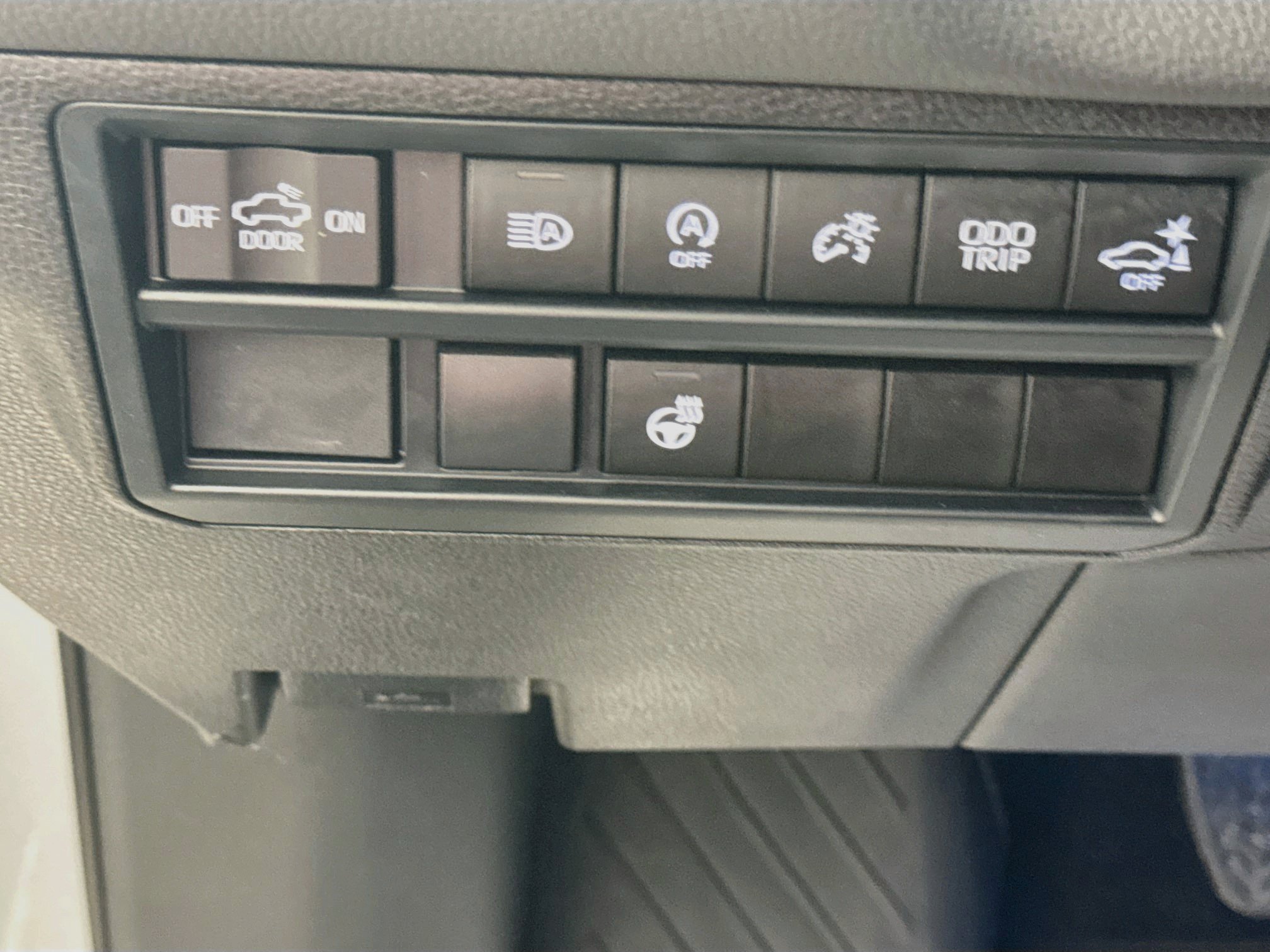 Used 2024 Toyota Tundra Limited AWD/4WD image 11
