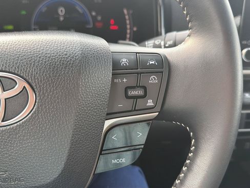 Used 2026 Toyota Camry SE FWD image 22