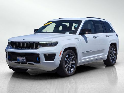 Used 2023 Jeep Grand Cherokee Overland w/ Advanced Protech Group III AWD/4WD image 8