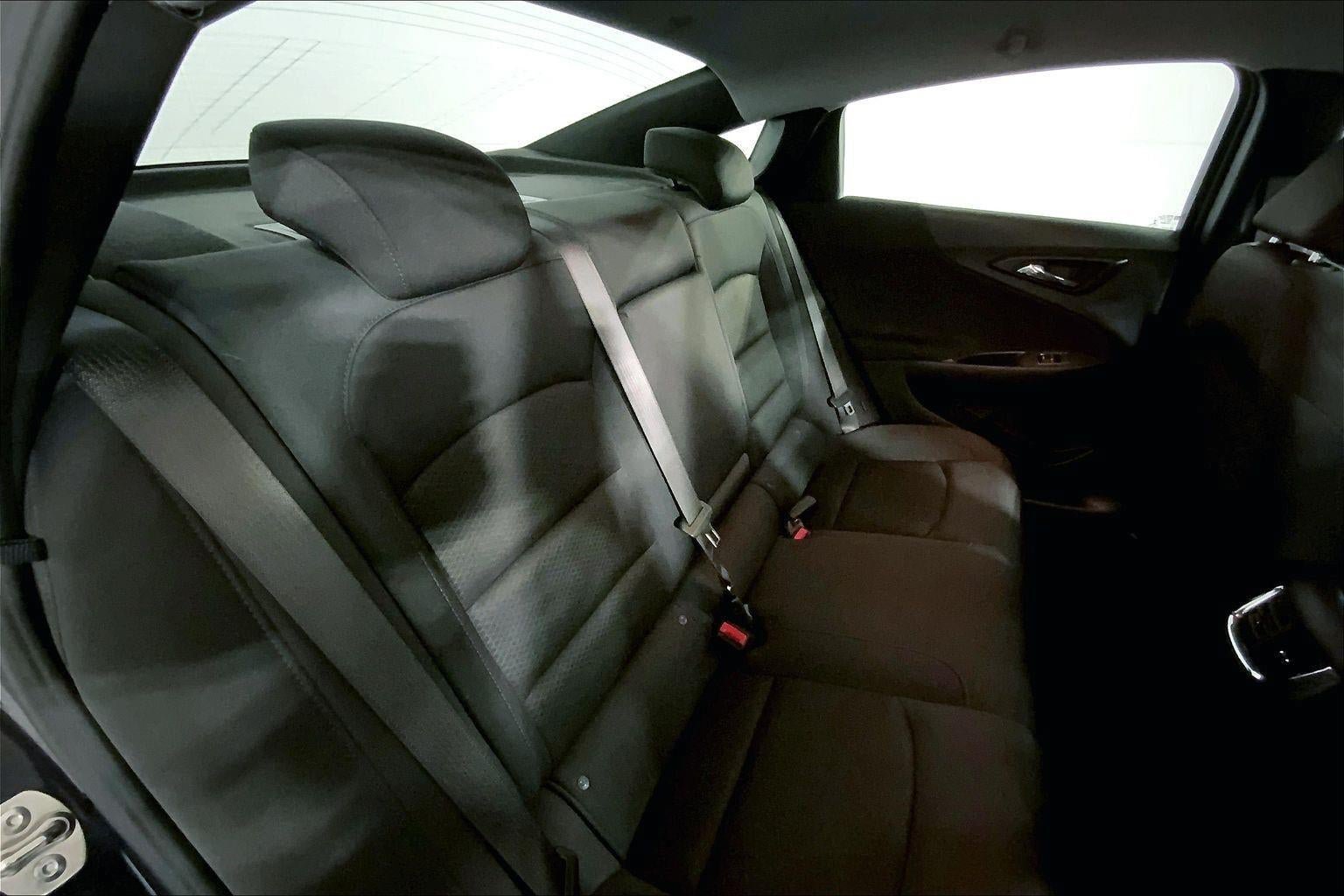 Used 2025 Chevrolet Malibu LT FWD image 23