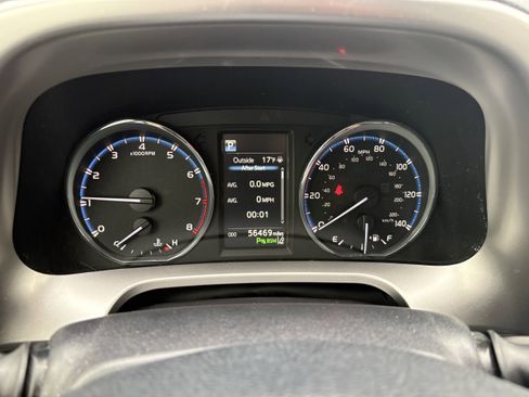Used 2017 Toyota RAV4 Limited image 4